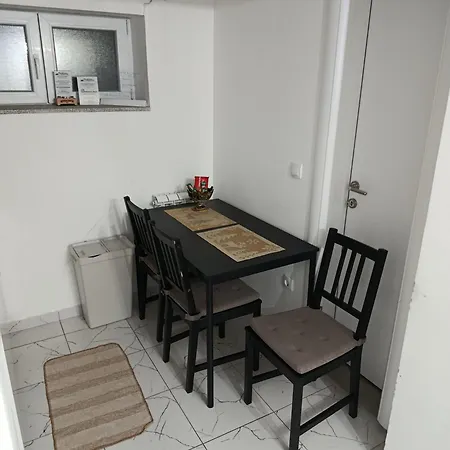 Mitrovica Kuca ארנדלובאץ'