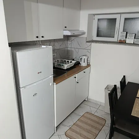 Mitrovica Kuca * Arandjelovac