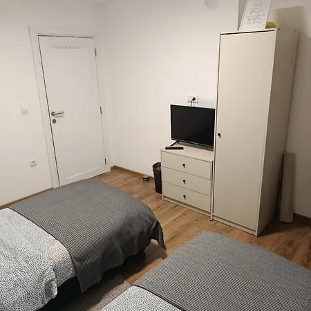 Mitrovica Kuca ארנדלובאץ'