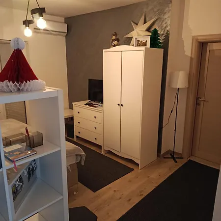 Mitrovica Kuca דירה *