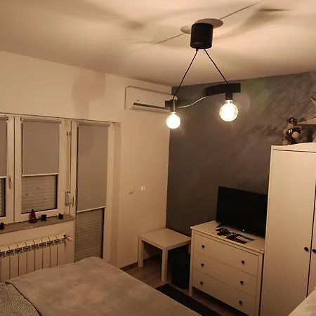 Mitrovica Kuca ארנדלובאץ'