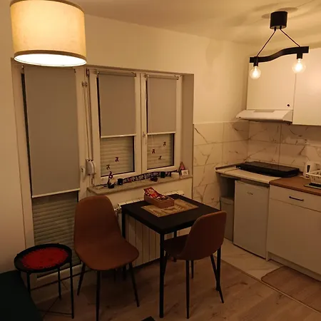 Mitrovica Kuca דירה