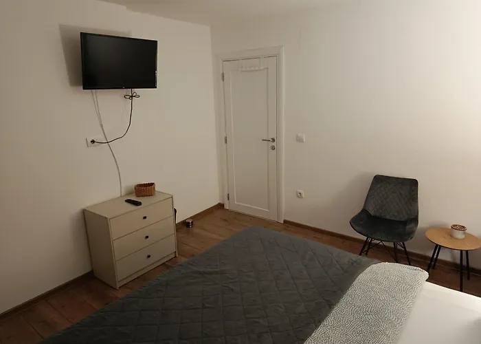 Mitrovica Kuca * Arandjelovac